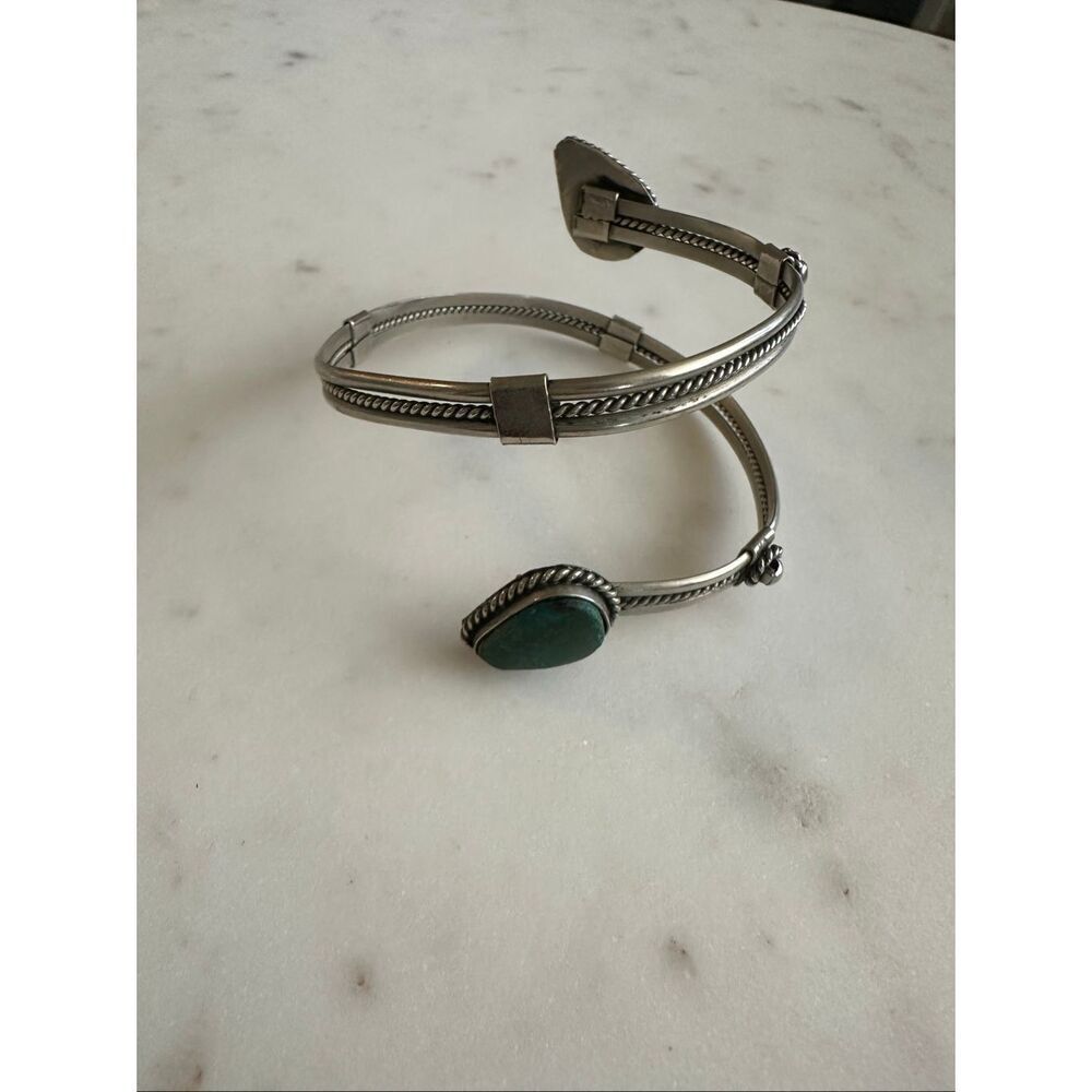 Green color stone bangle arm bracelet
